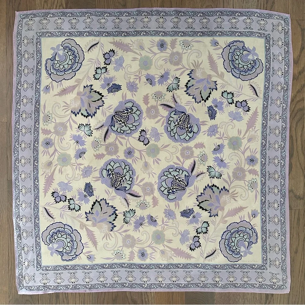Oscar de la Renta Floral and Paisley 100% Silk Square Scarf Lavender Cream 30"sq - Picture 6 of 8